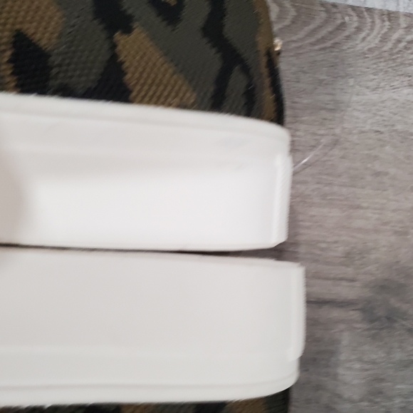 Steve madden camo platform  slip on sneakers  new - Picture 7 of 9